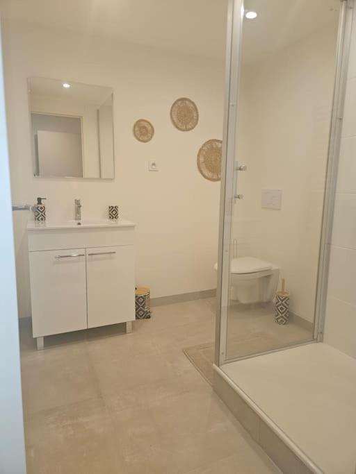 "La Tour", Logement Cosy, Au Calme Vertrieu Екстериор снимка