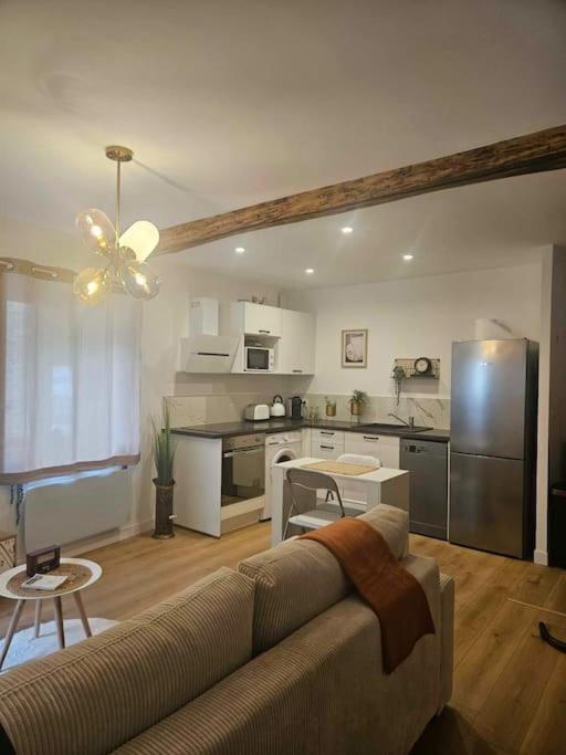 "La Tour", Logement Cosy, Au Calme Vertrieu Екстериор снимка