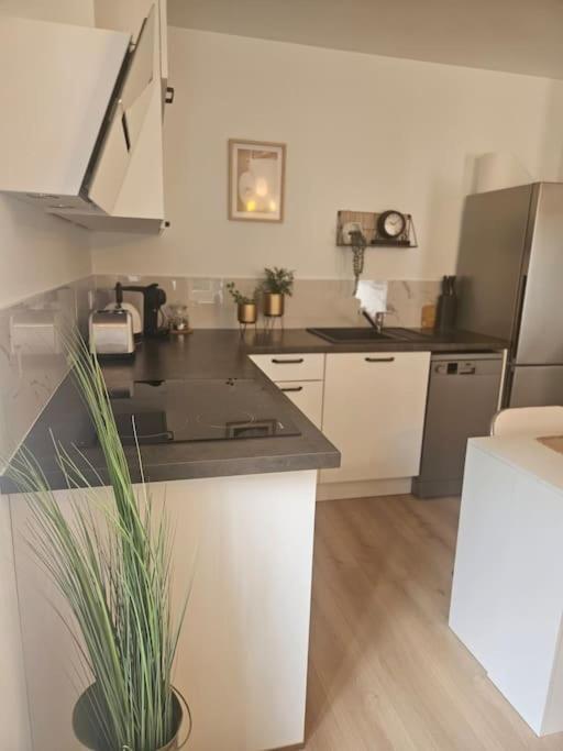 "La Tour", Logement Cosy, Au Calme Vertrieu Екстериор снимка